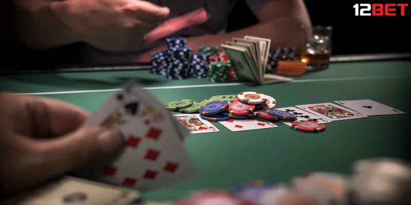 Cách tính tiền dễ hiệu khi chơi Poker tại 12Bet